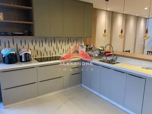 Casa com 250m² 3 quartos e 4 banheiros, à venda, no bairro Jardim das Flores em São José dos Campos