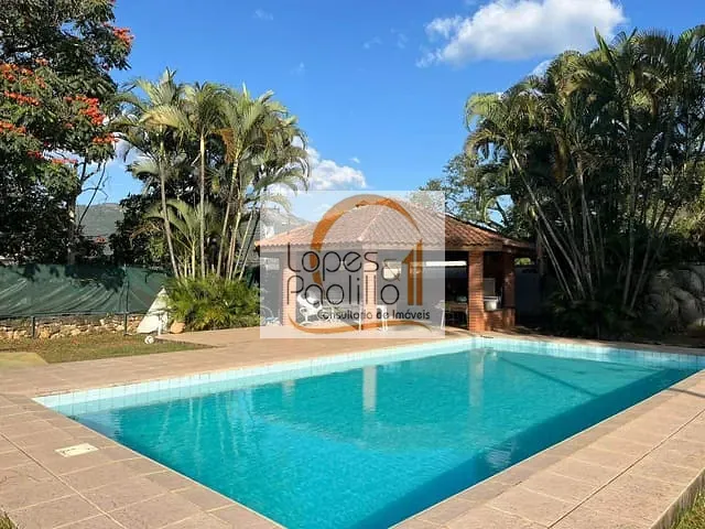 Casa com 2040m² 4 quartos e 3 banheiros, à venda, no bairro Jardim Paulista em Atibaia