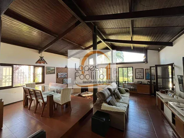 Casa com 2040m² 4 quartos e 3 banheiros, à venda, no bairro Jardim Paulista em Atibaia
