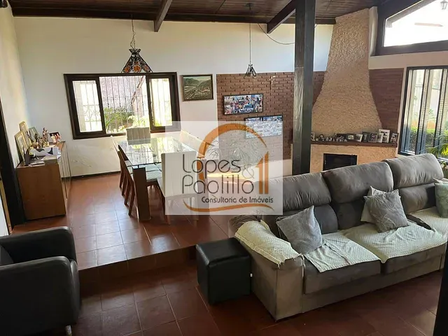 Casa com 2040m² 4 quartos e 3 banheiros, à venda, no bairro Jardim Paulista em Atibaia