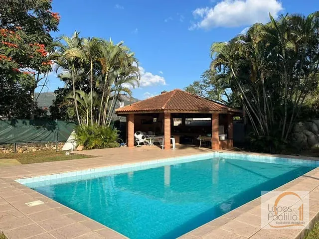 Casa com 2040m² 4 quartos e 3 banheiros, à venda, no bairro Jardim Paulista em Atibaia