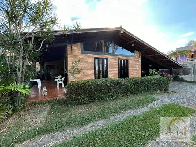 Casa com 2040m² 4 quartos e 3 banheiros, à venda, no bairro Jardim Paulista em Atibaia