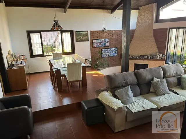 Casa com 2040m² 4 quartos e 3 banheiros, à venda, no bairro Jardim Paulista em Atibaia