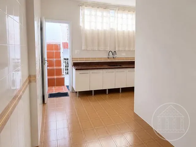 Casa com 250m² 3 quartos e 1 banheiro, para alugar, no bairro Cidade Dutra em São Paulo