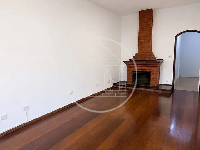 Casa com 250m² 3 quartos e 1 banheiro, para alugar, no bairro Cidade Dutra em São Paulo