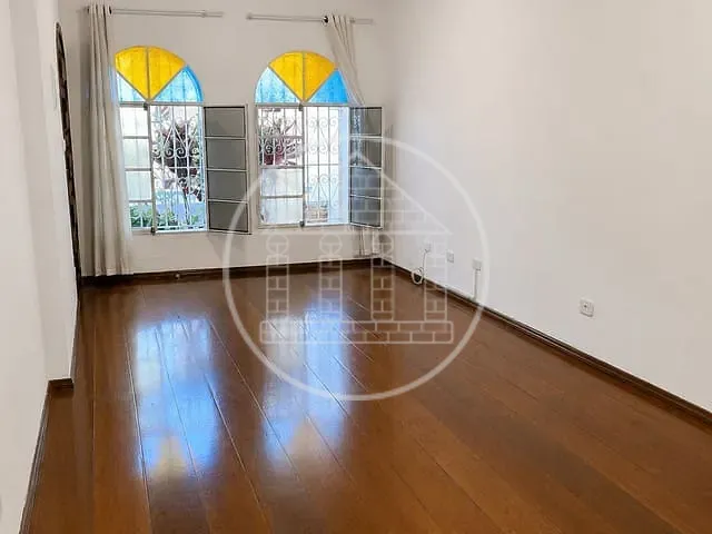 Casa com 250m² 3 quartos e 1 banheiro, para alugar, no bairro Cidade Dutra em São Paulo