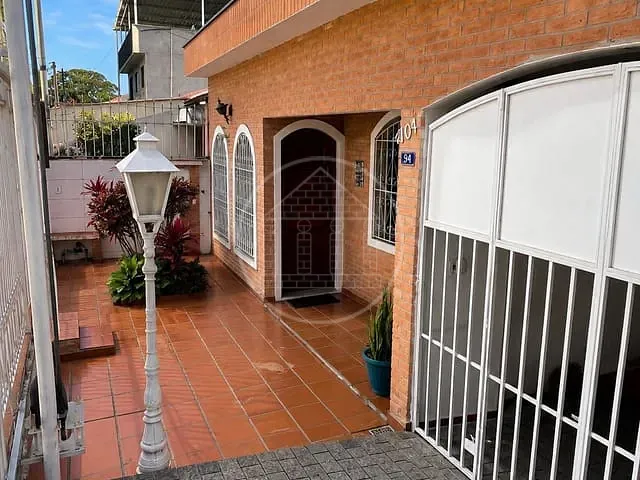 Casa com 250m² 3 quartos e 1 banheiro, para alugar, no bairro Cidade Dutra em São Paulo