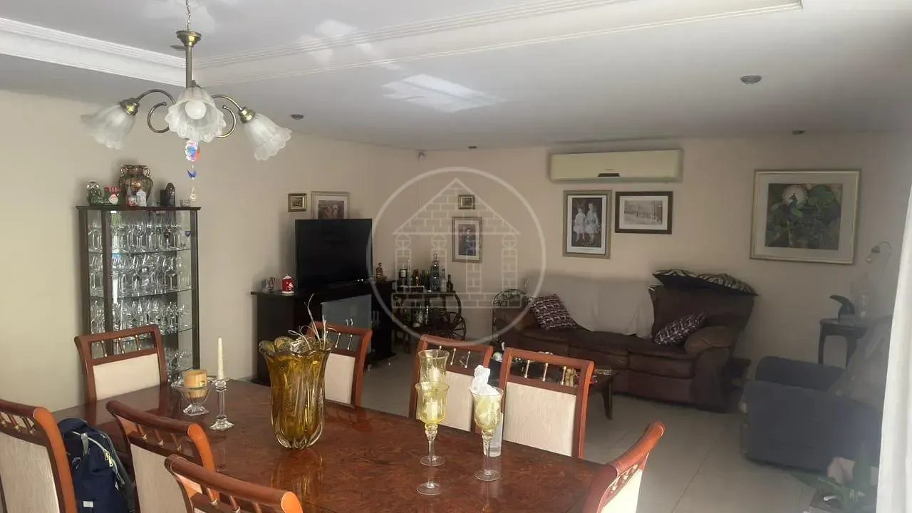 Casa, 4 quartos, 380 m² - Foto 1