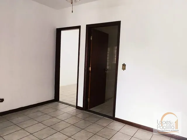 Casa com 195m² 3 quartos e 2 banheiros, à venda, no bairro Jardim Alvinópolis em Atibaia