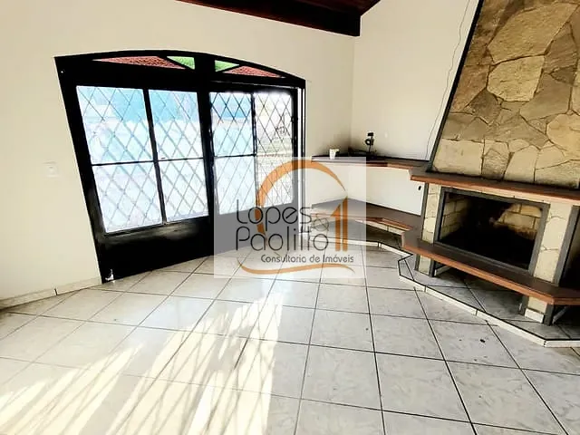 Casa com 300m², para alugar, no bairro Alvinópolis em Atibaia