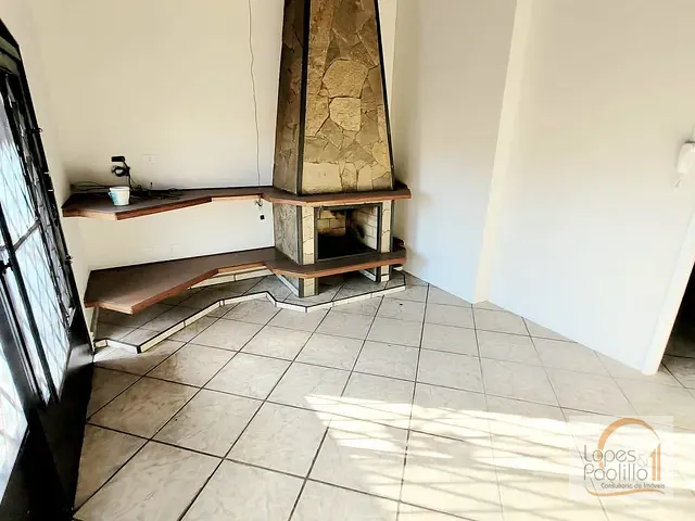Casa com 300m², para alugar, no bairro Alvinópolis em Atibaia