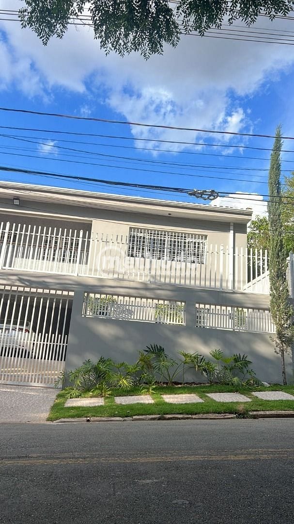 Casa, 3 quartos, 285 m² - Foto 1