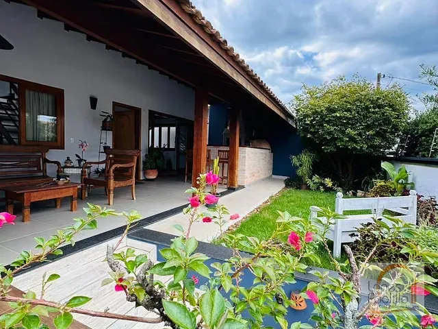 Casa com 325m² 3 quartos e 3 banheiros, para alugar, no bairro Jardim Paulista em Atibaia