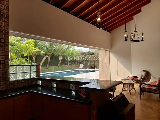 Casa com 1500m² 4 quartos e 5 banheiros, à venda, no bairro lago azul em Araçoiaba da Serra