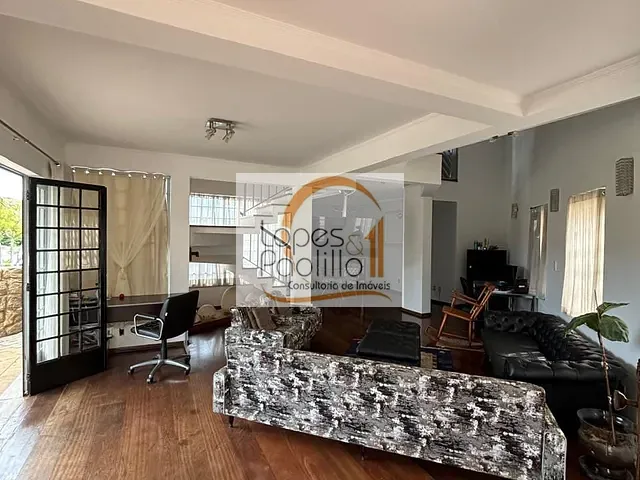Casa com 270m² 3 quartos e 2 banheiros, à venda, no bairro Vila Junqueira em Atibaia