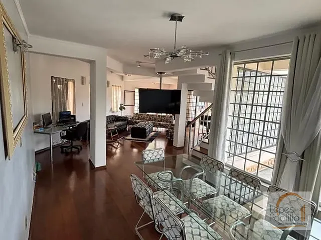 Casa com 270m² 3 quartos e 2 banheiros, à venda, no bairro Vila Junqueira em Atibaia