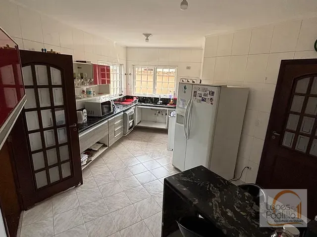 Casa com 270m² 3 quartos e 2 banheiros, à venda, no bairro Vila Junqueira em Atibaia
