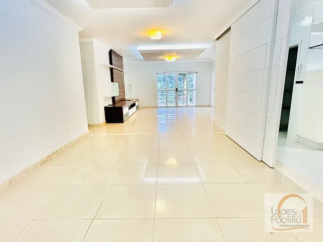 Casa com 1100m² 5 quartos e 6 banheiros, para alugar, no bairro Condomínio Flamboyant-B em Atibaia