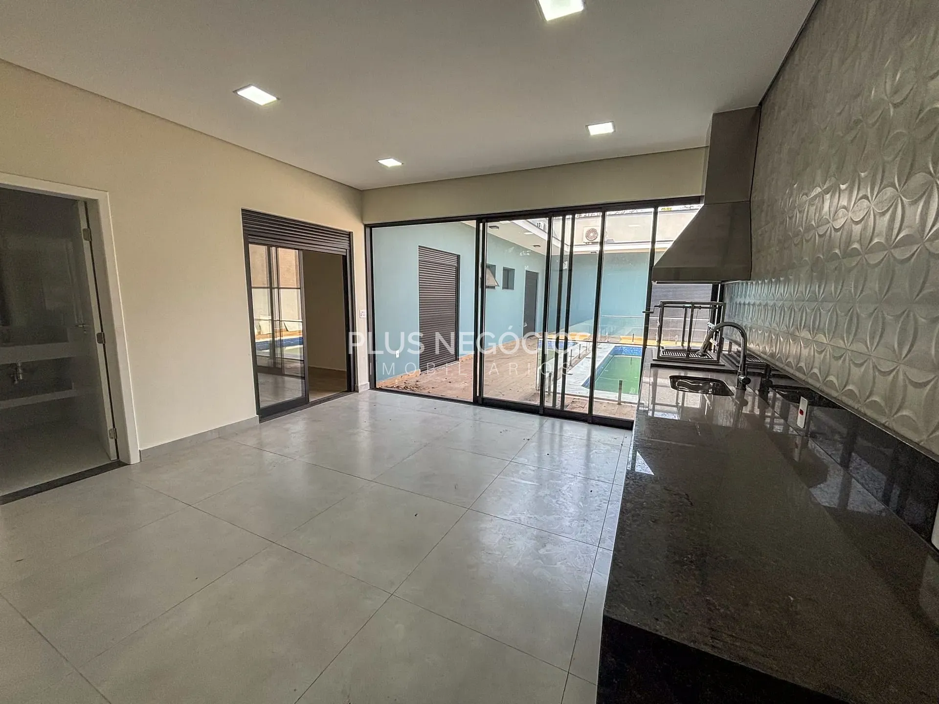 Casa, 4 quartos, 280 m² - Foto 33