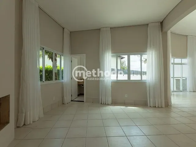 Casa com 640m² 4 quartos e 5 banheiros, à venda, no bairro Loteamento Alphaville Campinas em Campinas