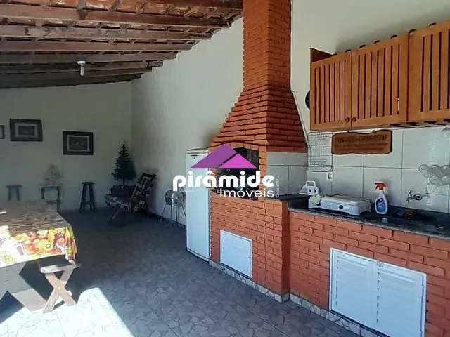 Casa com 432m² 4 quartos e 3 banheiros, à venda, no bairro Pontal de Santa Marina em Caraguatatuba