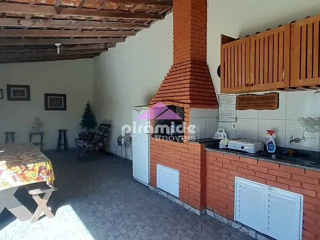 Casa com 432m² 4 quartos e 3 banheiros, à venda, no bairro Pontal de Santa Marina em Caraguatatuba