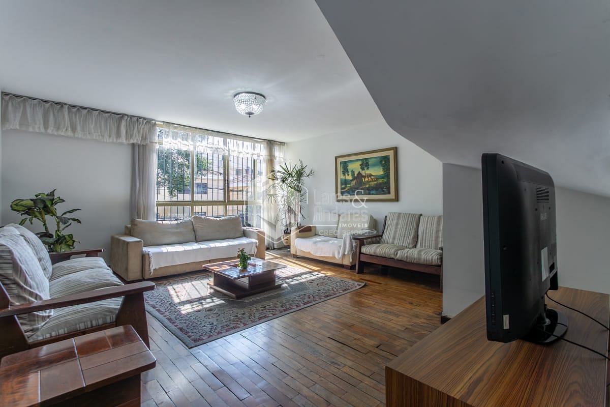 Casa à venda com 3 quartos, 193m² - Foto 1