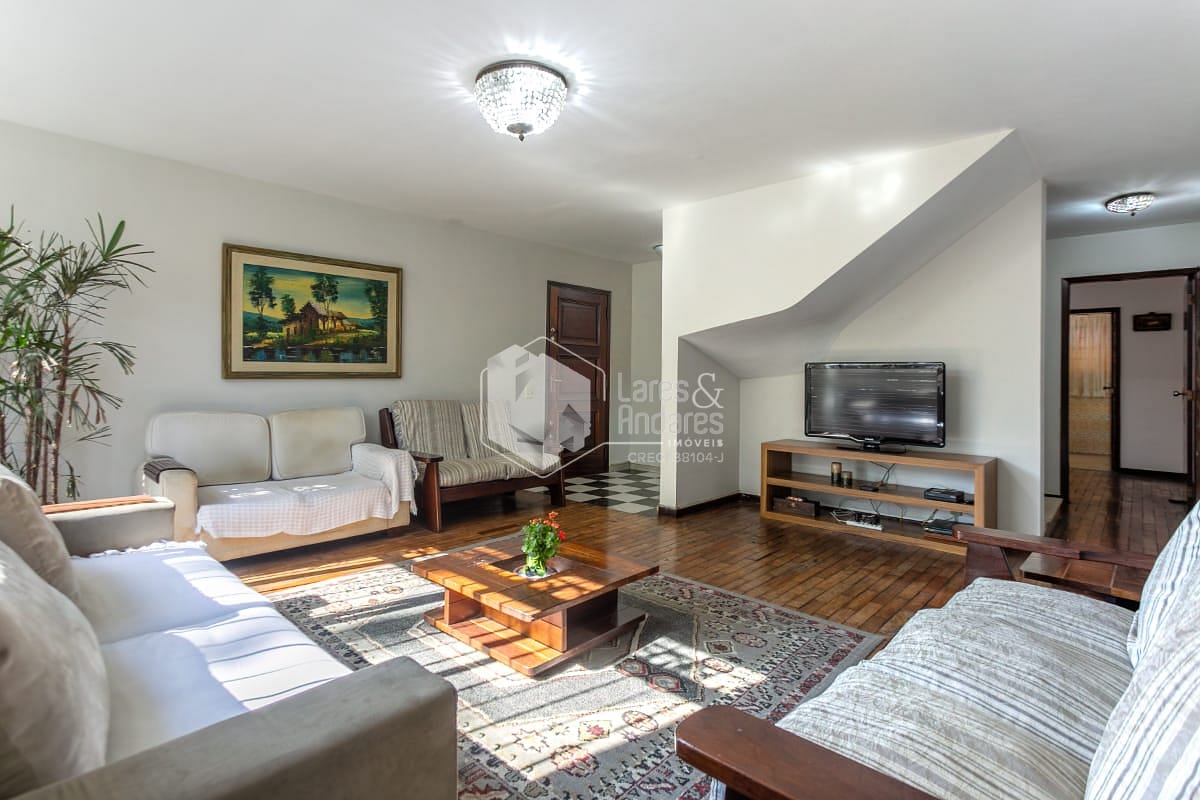 Casa à venda com 3 quartos, 193m² - Foto 2