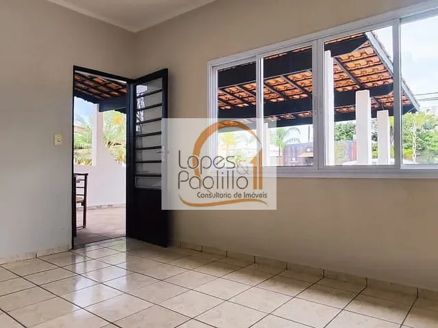Casa com 335m² 3 quartos e 2 banheiros, à venda, no bairro Jardim Terceiro Centenário em Atibaia