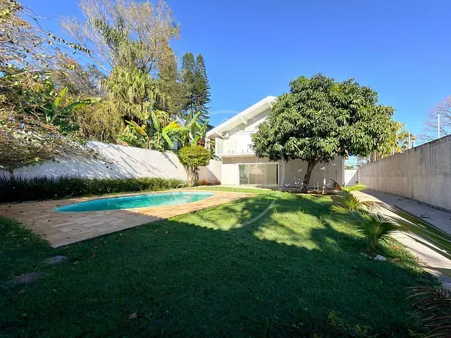 Casa com 565m² 4 quartos e 3 banheiros, à venda, no bairro Interlagos em São Paulo