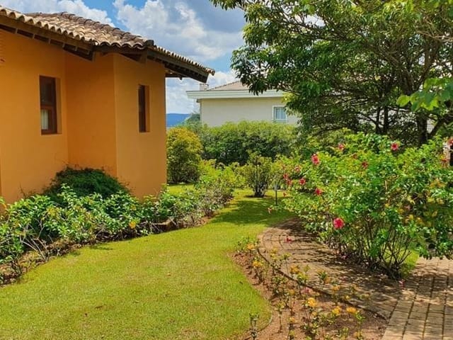 Casa com 1377m² 4 quartos e 7 banheiros, à venda, no bairro Alphaville em Santana de Parnaíba