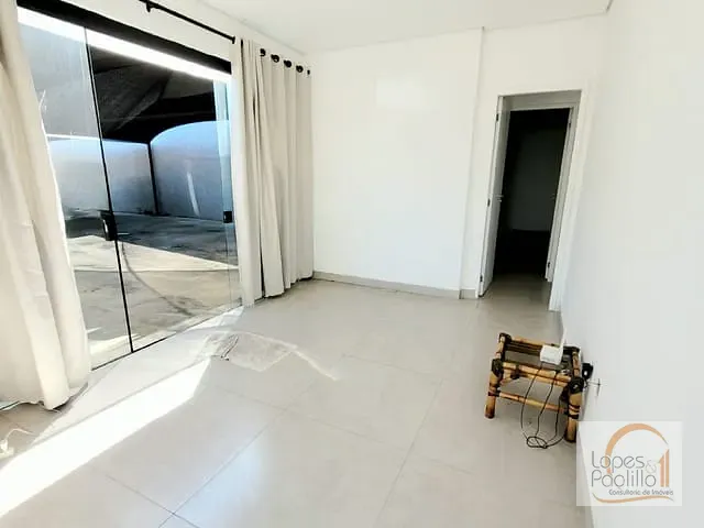 Casa com 450m², para alugar, no bairro Jardim Brasil em Atibaia