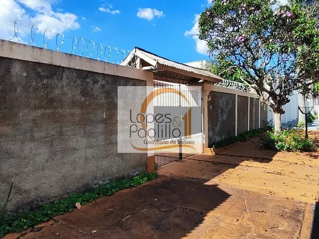 Casa com 480m² 2 quartos e 2 banheiros, à venda, no bairro Jardim dos Pinheiros em Atibaia