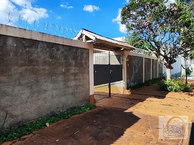 Casa com 480m² 2 quartos e 2 banheiros, à venda, no bairro Jardim dos Pinheiros em Atibaia