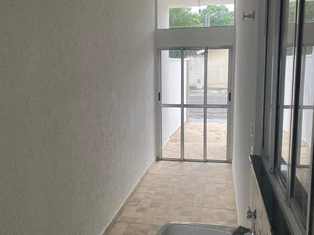 Casa com 225m² 3 quartos e 2 banheiros, à venda, no bairro Parque Esperança em Taubaté
