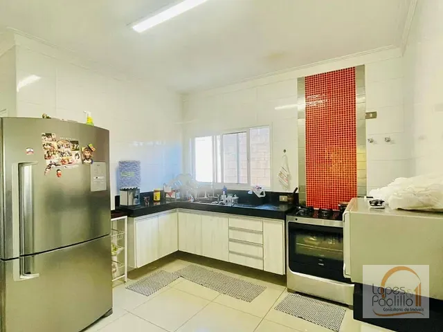 Casa com 1060m² 4 quartos e 3 banheiros, para alugar, no bairro Cidade Satélite em Atibaia