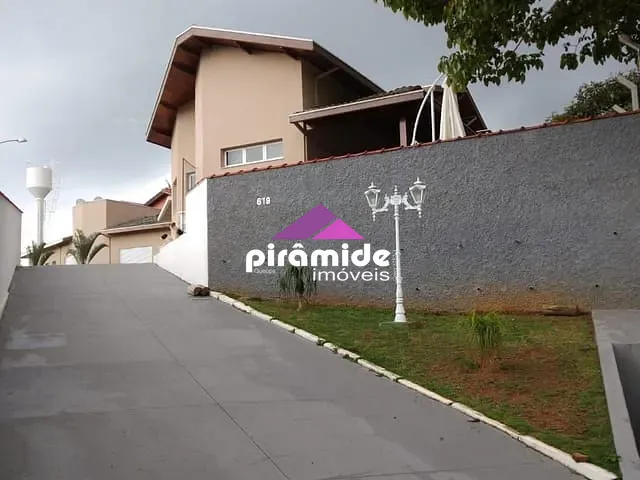 Casa com 1338m² 4 quartos e 5 banheiros, à venda, no bairro Jardim das Flores em Santa Branca