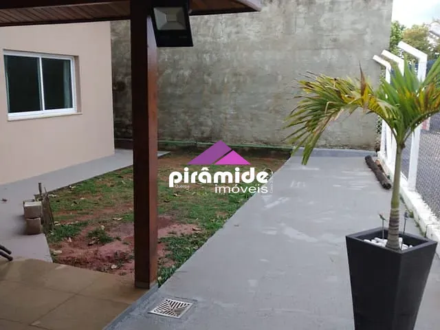 Casa com 1338m² 4 quartos e 5 banheiros, à venda, no bairro Jardim das Flores em Santa Branca