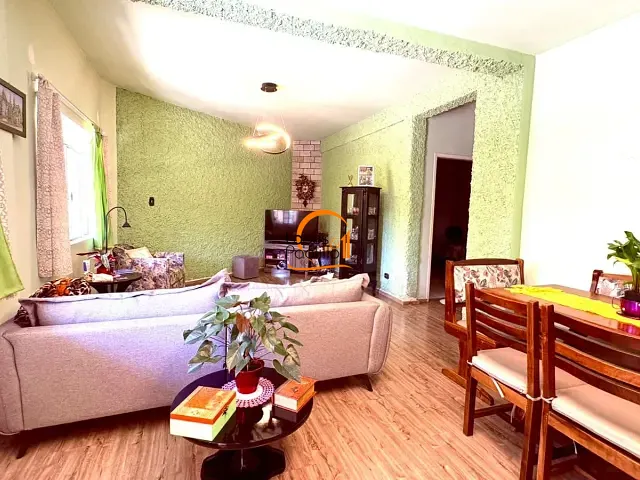 Casa com 676m² 3 quartos e 2 banheiros, à venda, no bairro Vila Thais em Atibaia