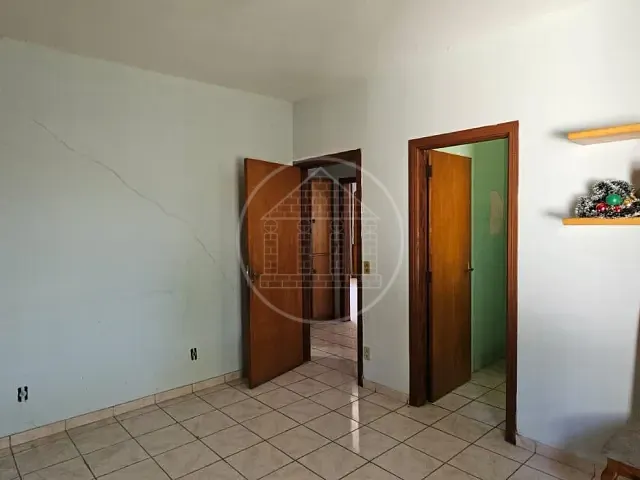 Casa 5 quartos e 5 banheiros, à venda ou para alugar, no bairro Parque Grajaú em São Paulo