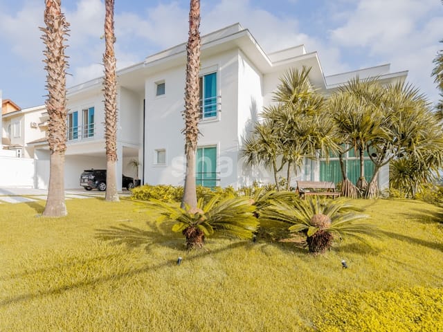 Casa com 700m² 4 quartos e 6 banheiros, à venda, no bairro Alphaville em Santana de Parnaíba