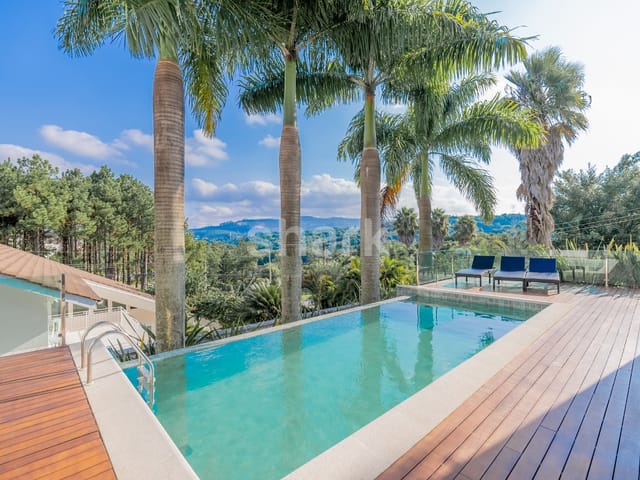 Casa com 700m² 4 quartos e 6 banheiros, à venda, no bairro Alphaville em Santana de Parnaíba