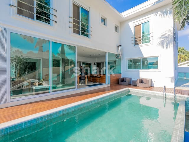 Casa com 700m² 4 quartos e 6 banheiros, à venda, no bairro Alphaville em Santana de Parnaíba
