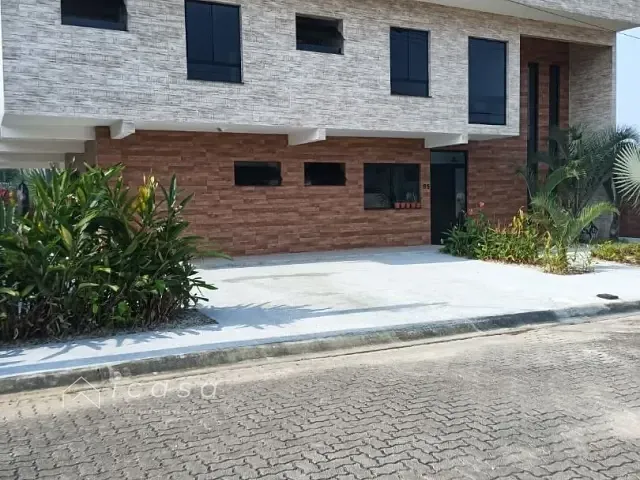 Casa com 500m² 4 quartos e 4 banheiros, à venda, no bairro Jardim Carolina em Ubatuba