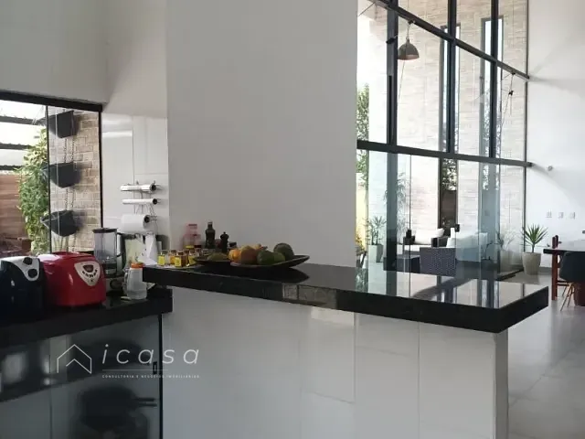 Casa com 500m² 4 quartos e 4 banheiros, à venda, no bairro Jardim Carolina em Ubatuba