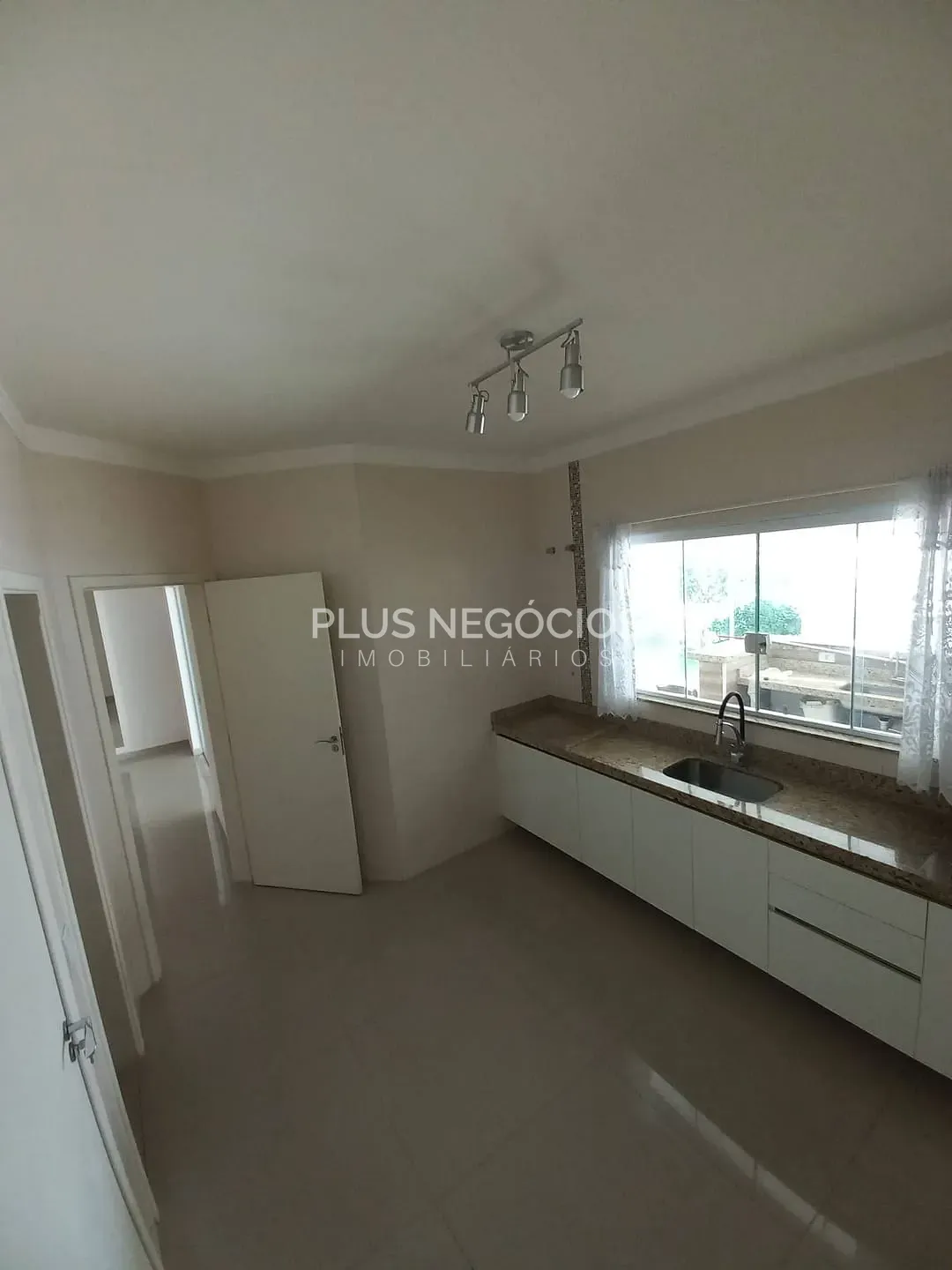Casa, 3 quartos, 244 m² - Foto 7