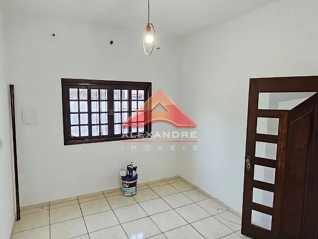 Casa com 125m² 2 quartos e 1 banheiro, para alugar, no bairro Jardim Ismênia em São José dos Campos