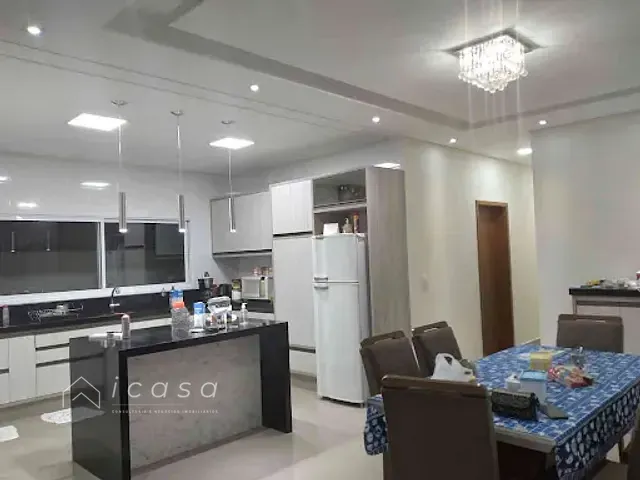 Casa com 377m² 4 quartos e 5 banheiros, à venda, no bairro Parque Residencial Itapeti em Mogi das Cruzes