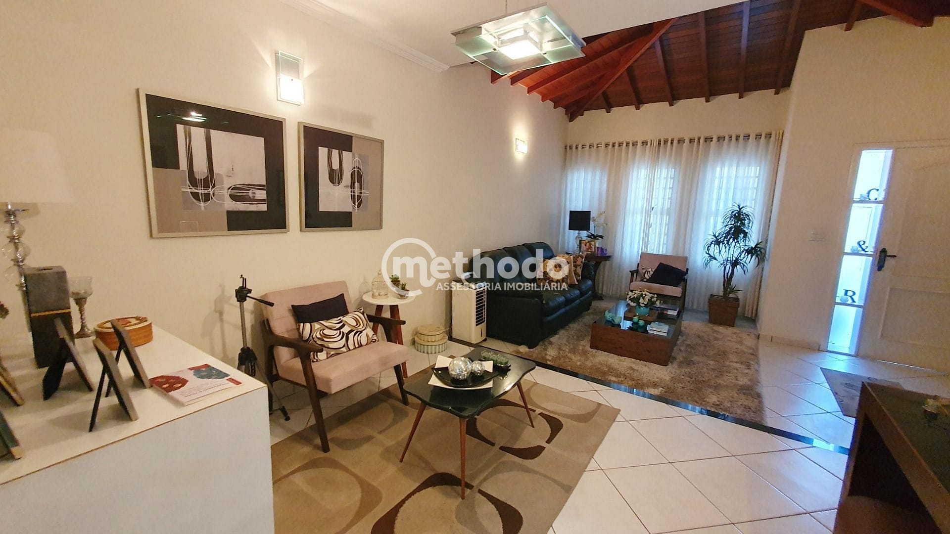 Casa, 3 quartos, 230 m² - Foto 1