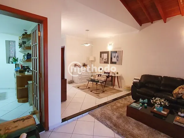 Casa com 270m² 3 quartos e 3 banheiros, à venda, no bairro Vila Faustina II em Valinhos
